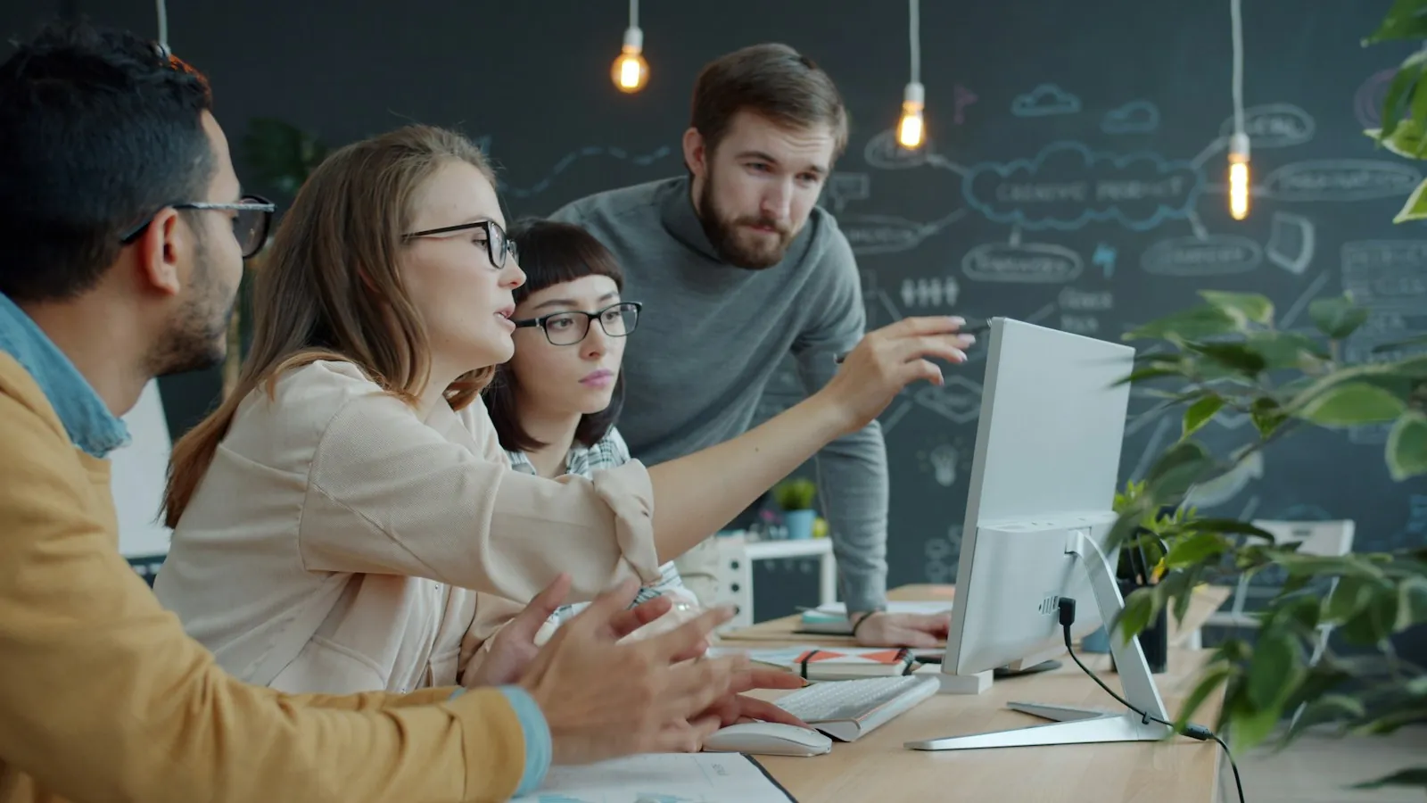 Equipe de marketing adota uma ferramenta de SaaS no escritório sem avaliação da área de TI
